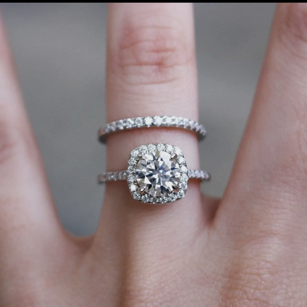 Moissanite solitaire ring